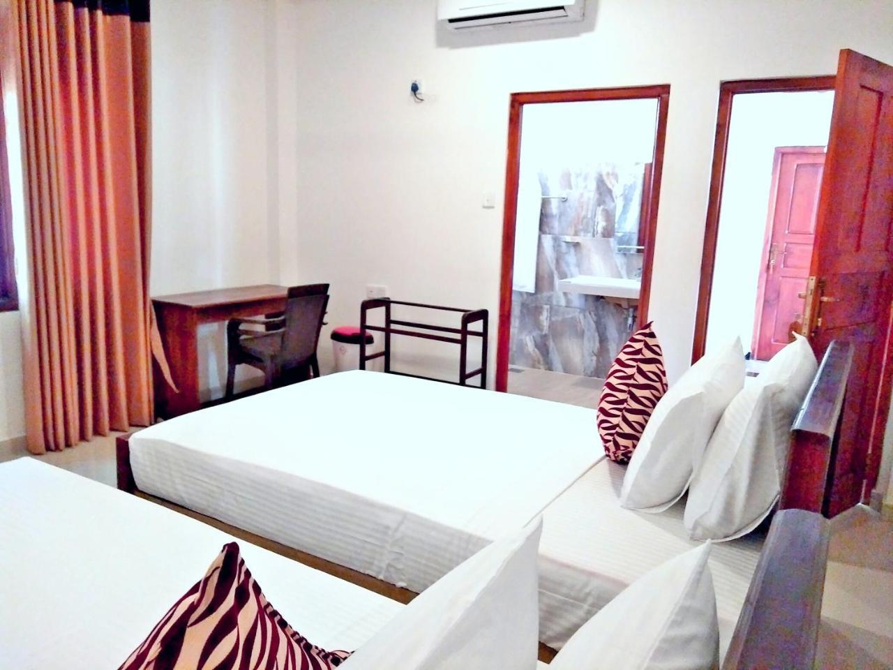 Ocean Bay Surf Resort Weligama Exterior foto